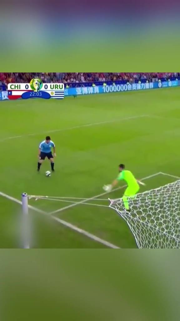 足球鬼才！苏牙投诉对方门将手球！