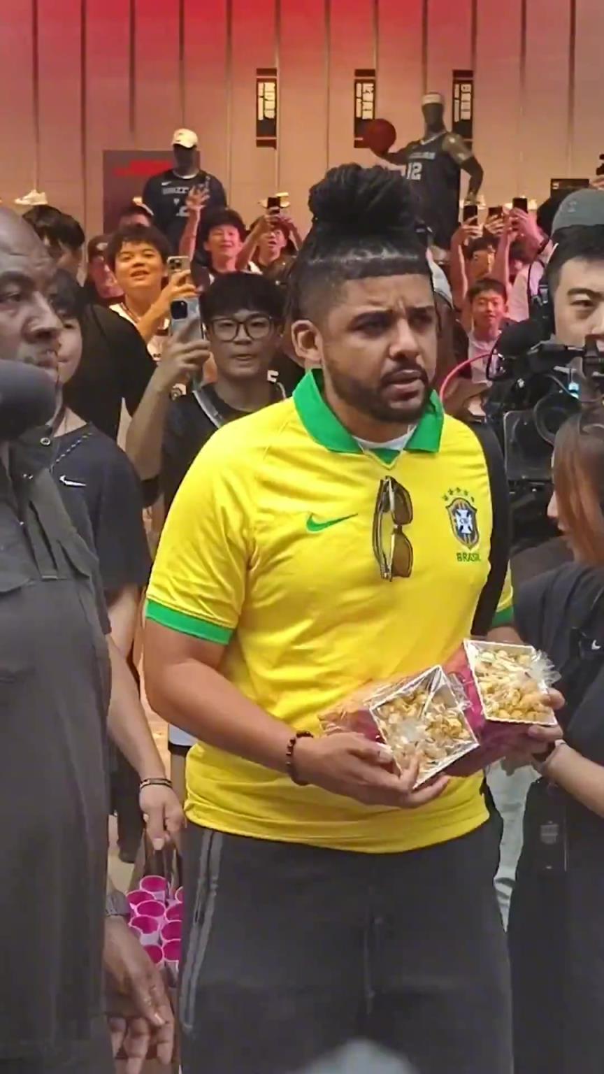 莫兰特是真实在！有爆米花他是真给啊