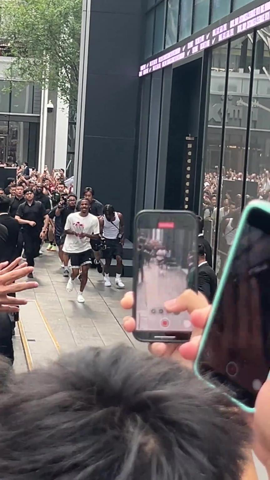 他来了！他来了！