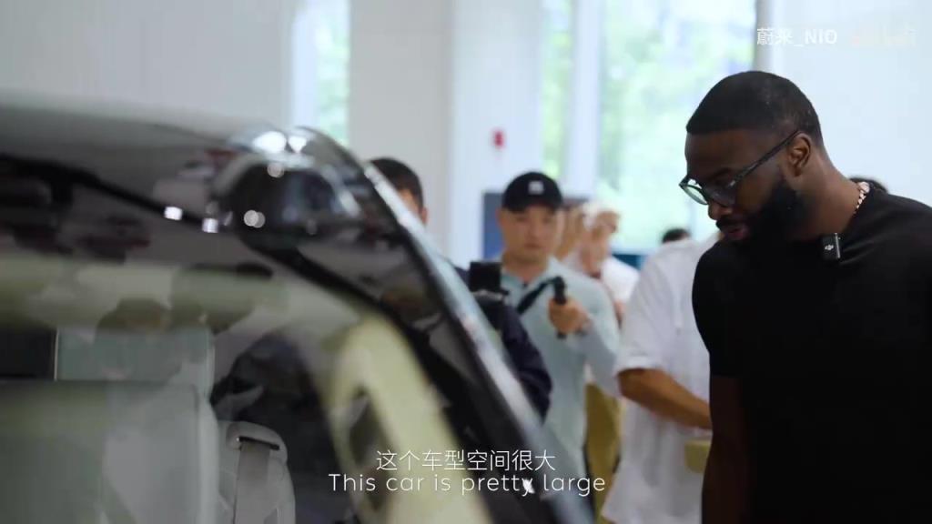 杰伦布朗此前抢先体验蔚来全新ES8：下个赛季我需要一辆这样的车