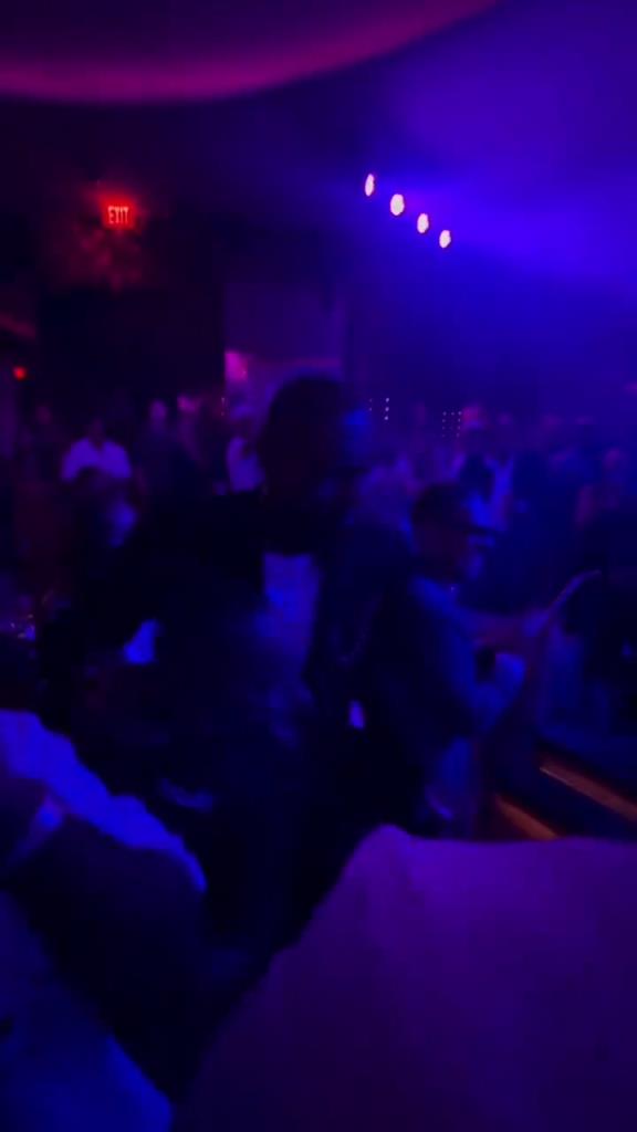 老詹带着追梦参加好友的生日派对，玩得这么嗨！