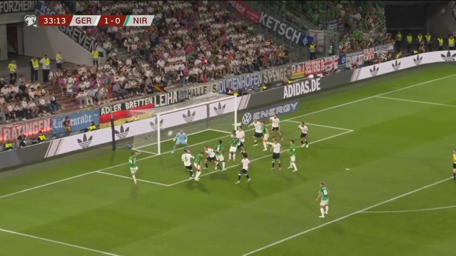 北爱尔兰扳平！德国防守漏人，艾萨克-普莱斯后点垫射破门