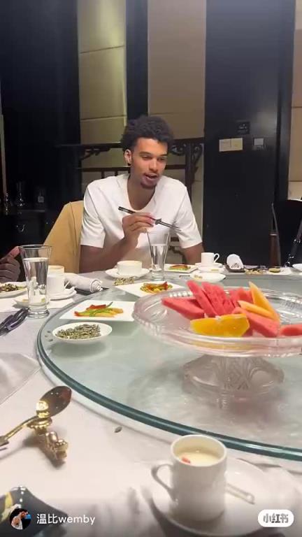 姓文的速速归化文班亚马此前开嗓秀中文，居然会唱一剪梅