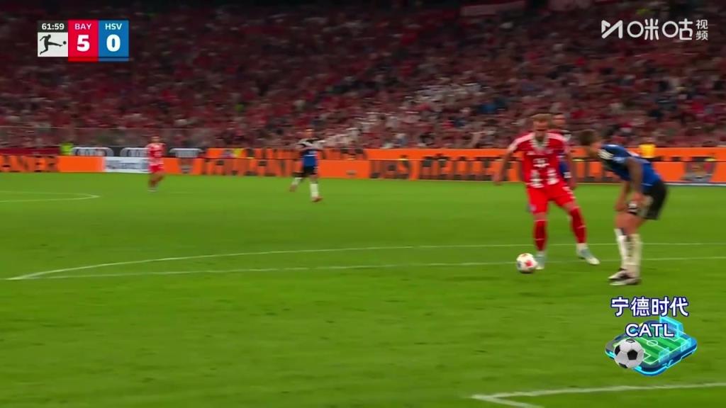拜仁5-0汉堡！凯恩带球策动反击！奥利塞横传凯恩推射破门双响！
