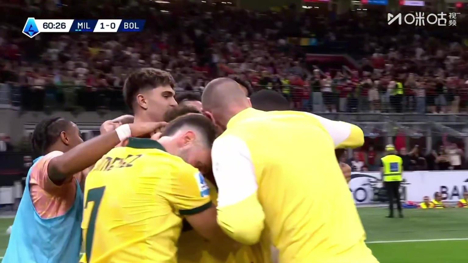 米兰生涯处子球！萨56横传送助攻，莫德里奇机敏前插推射破门！