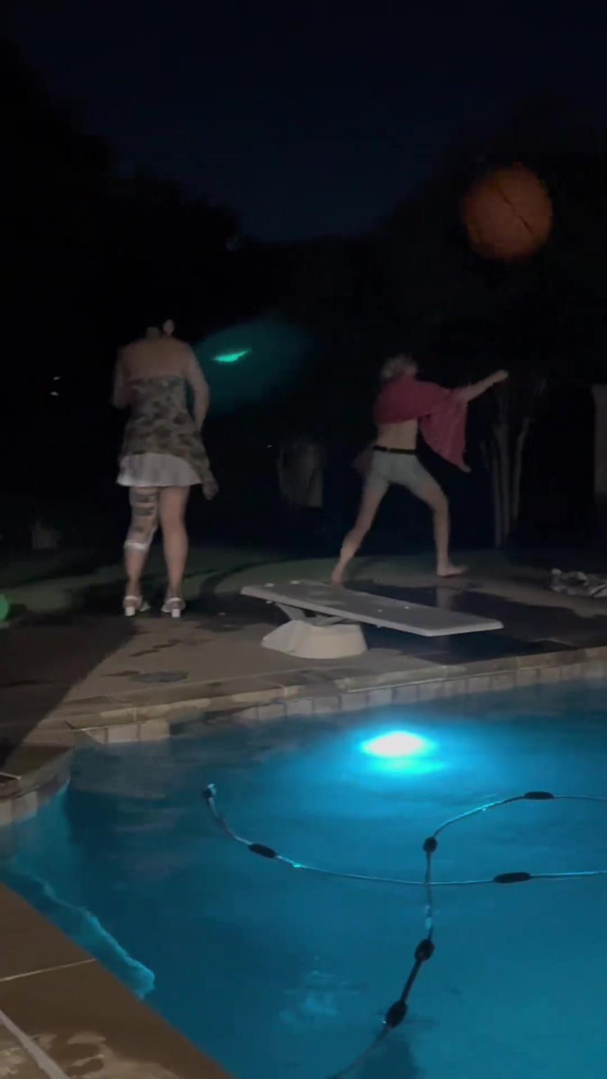 飞翼全队开启假期模式 ！！氛围融洽大家玩的很开心