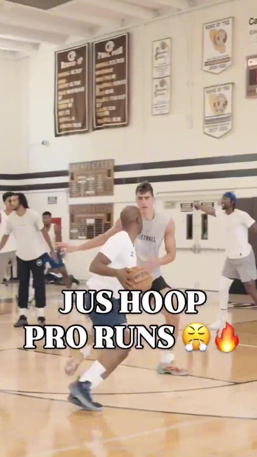 保罗休赛期球局！来看看都有哪些NBA球员吧！