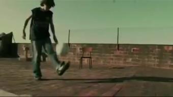 球王成长时！梅西20年前的广告！当时你注意到这个小伙子了吗？